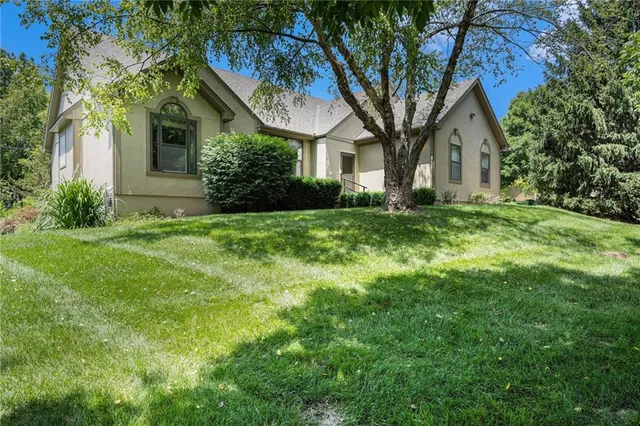 $499,000 | 13724 Pembroke Circle, Leawood, KS 66224