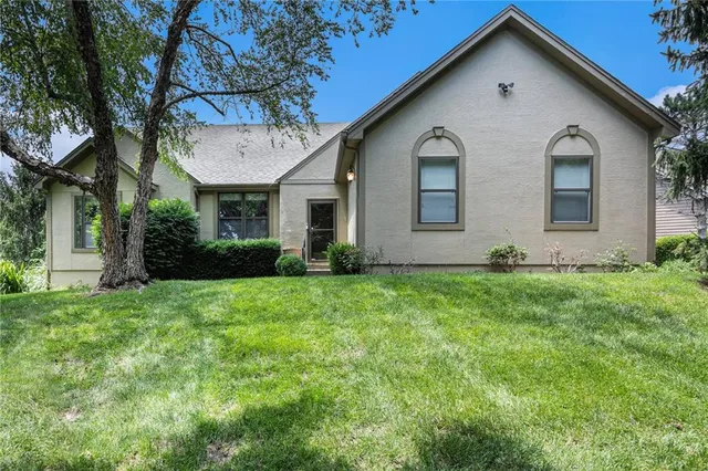 $499,000 | 13724 Pembroke Circle, Leawood, KS 66224