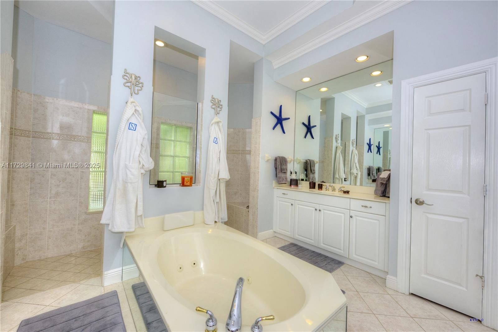112 Bryce Lane Jupiter, FL 33458 - Photo 19 of 42 Gallery Image 19