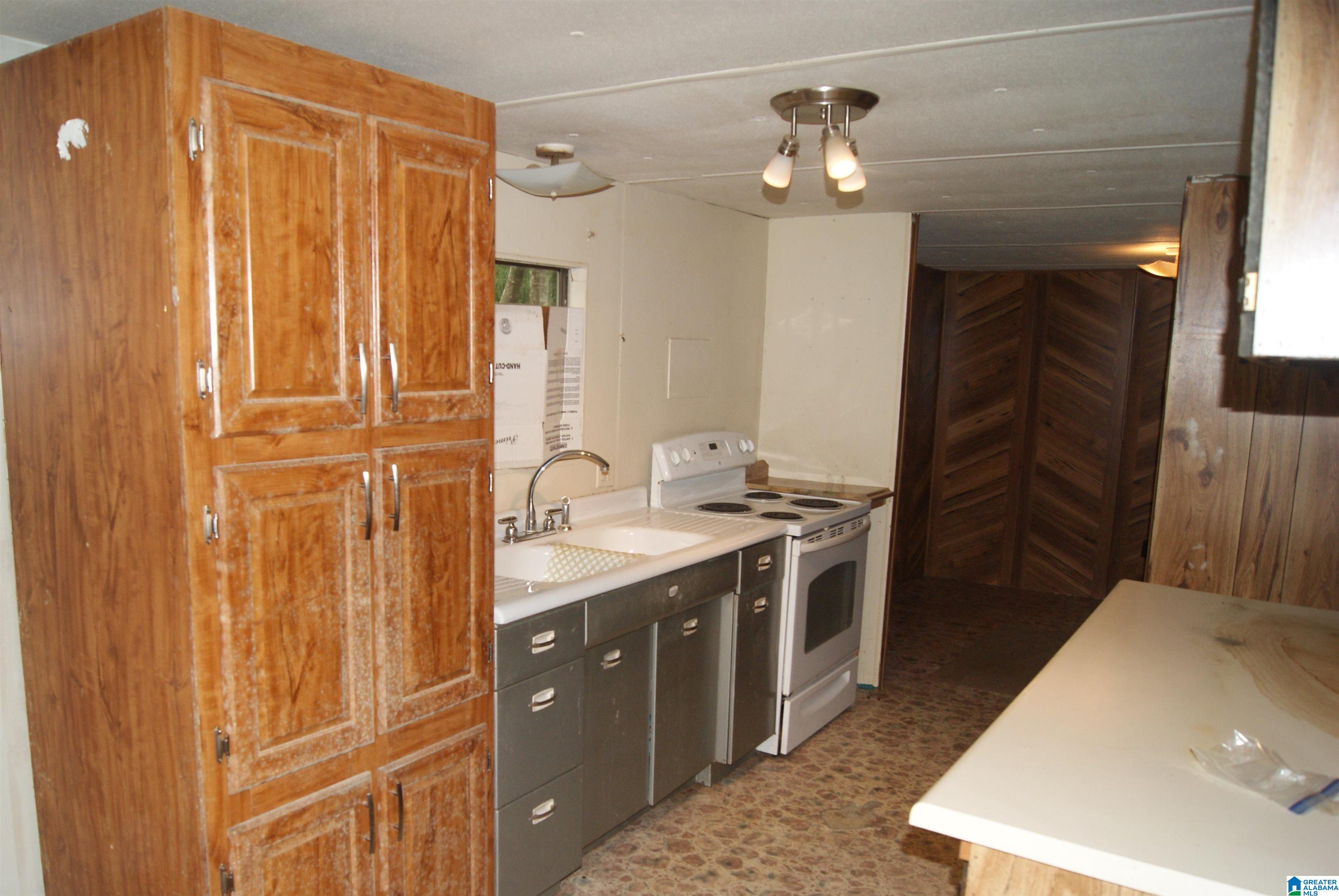 261 Highway 437 Sterrett, AL 35147 - Photo 9 of 32