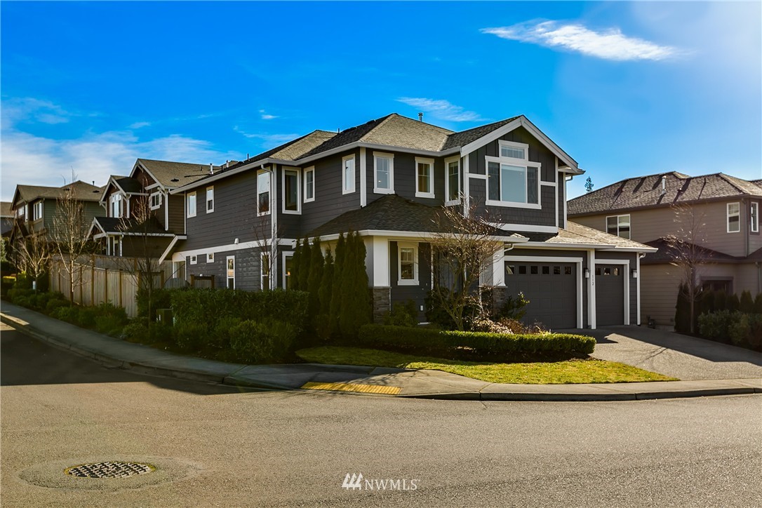112 Shadow Avenue Northeast Renton, WA 98059 - Photo 3 of 25