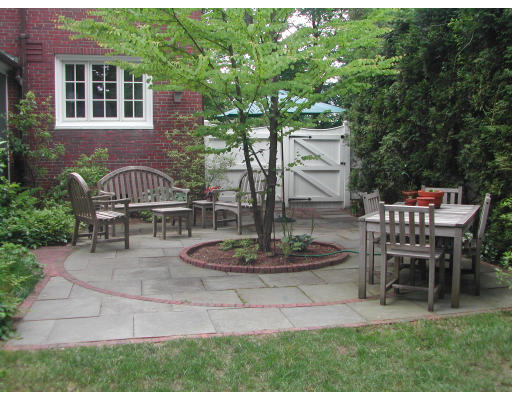 44 Dover Road Wellesley, MA 02482 - Photo 8 of 16