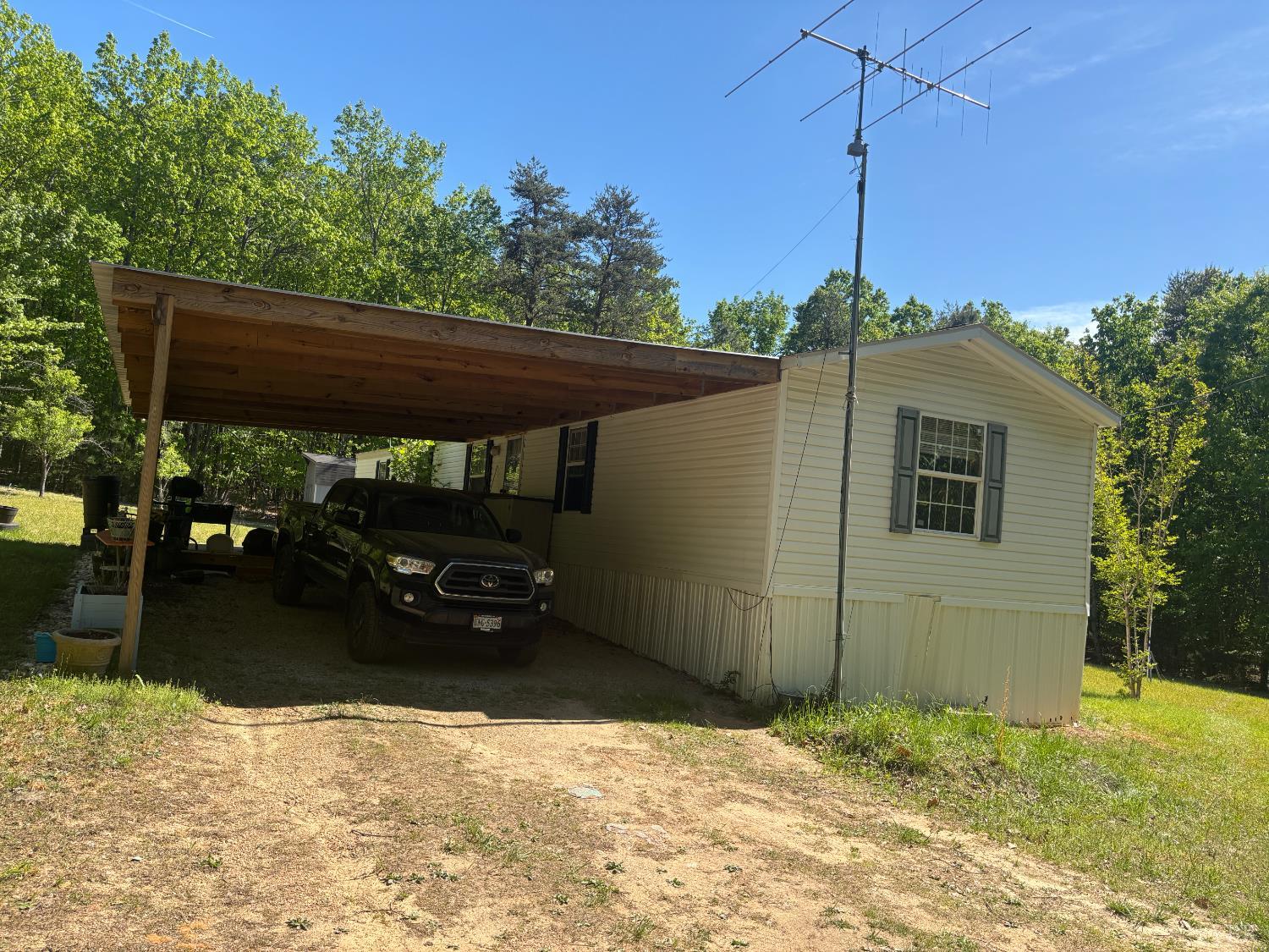 1175 Jasper Mountain Road Gretna, VA 24557 - Photo 2 of 9