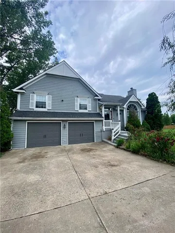 $345,000 | 10126 North Highland Terrace, Kansas City, MO 64155