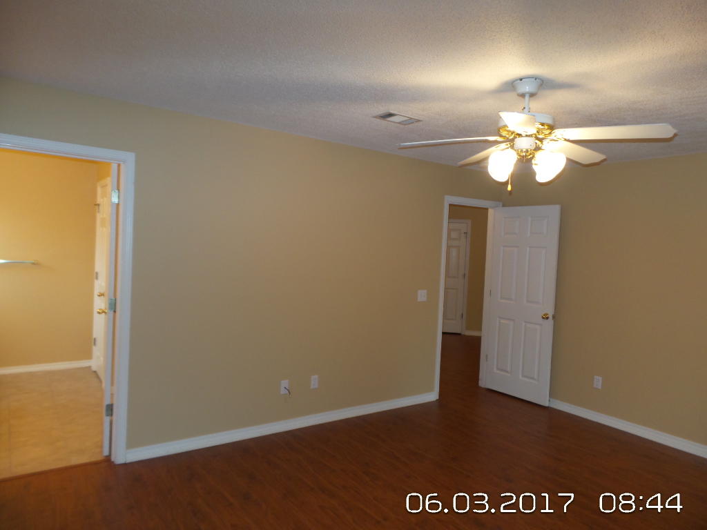 2804 Mohican Way Crestview, FL 32539 - Photo 11 of 18 Gallery Image 11