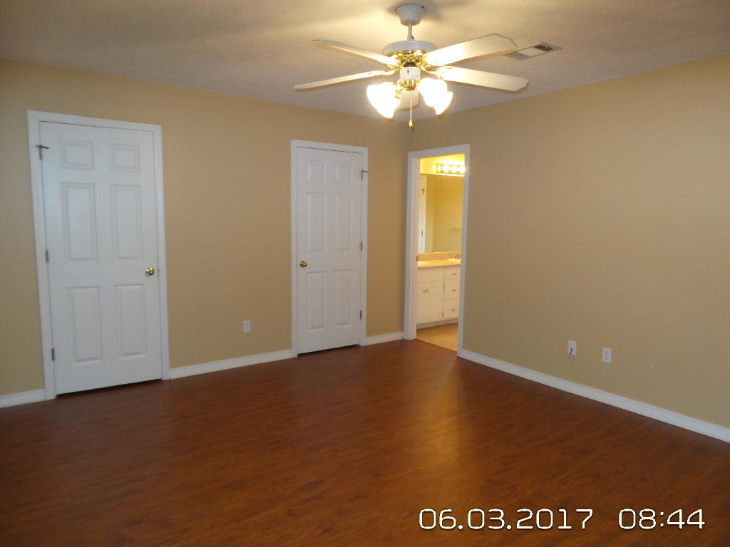 2804 Mohican Way Crestview, FL 32539 - Photo 10 of 18 Gallery Image 10