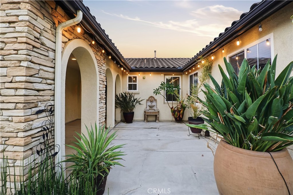 16935 Eagle Peak Road Riverside, CA 92504 - Photo 4 of 75