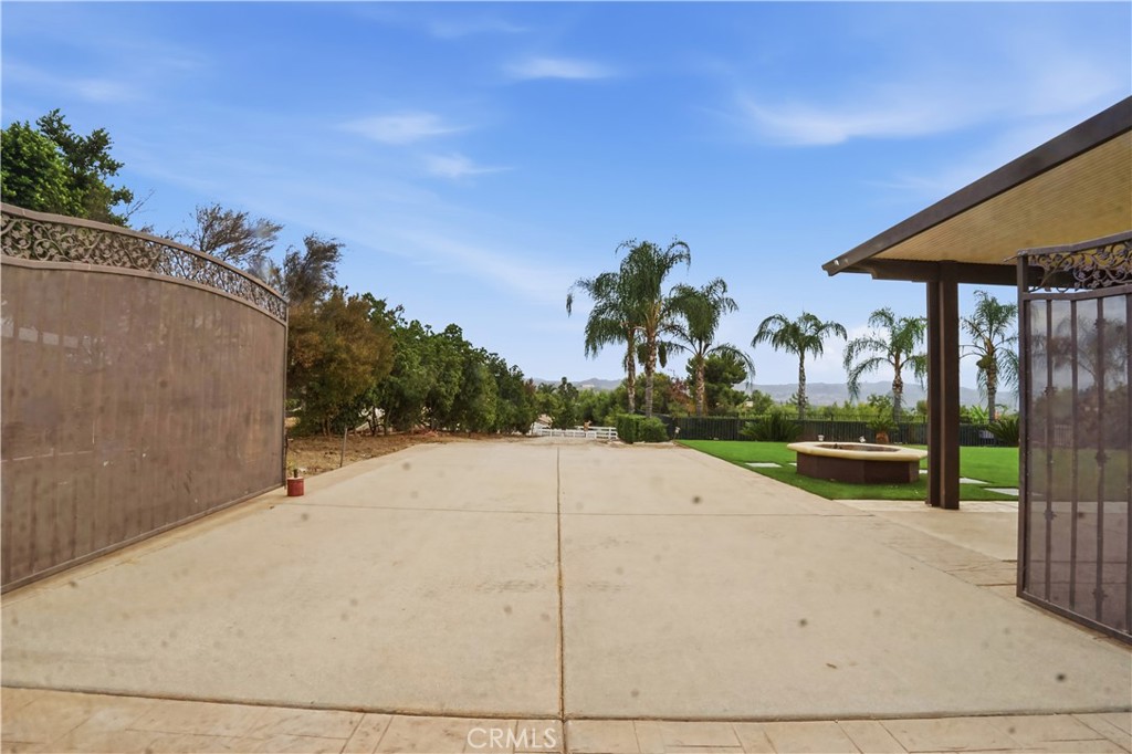 16935 Eagle Peak Road Riverside, CA 92504 - Photo 60 of 75 a view of an outdoor space and basketball court