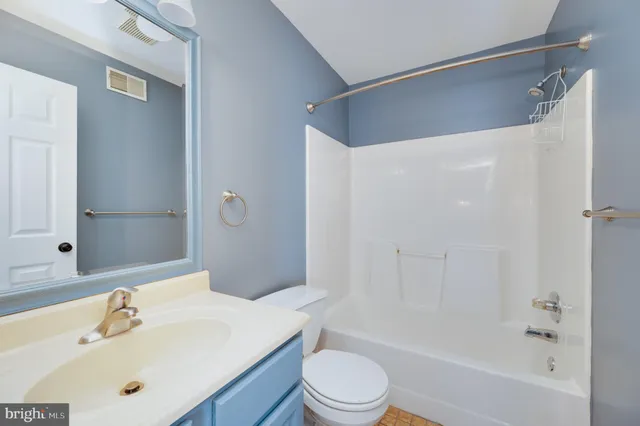 $2,500 | 612 Frederick Street, Reading, PA 19608