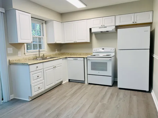 $975 | 118 Lafayette Court, Unit 118, LaGrange, GA 30241