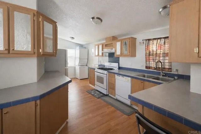 $205,000 | 32900 Riverside Drive, Unit SPC 109, Lake Elsinore, CA 92530