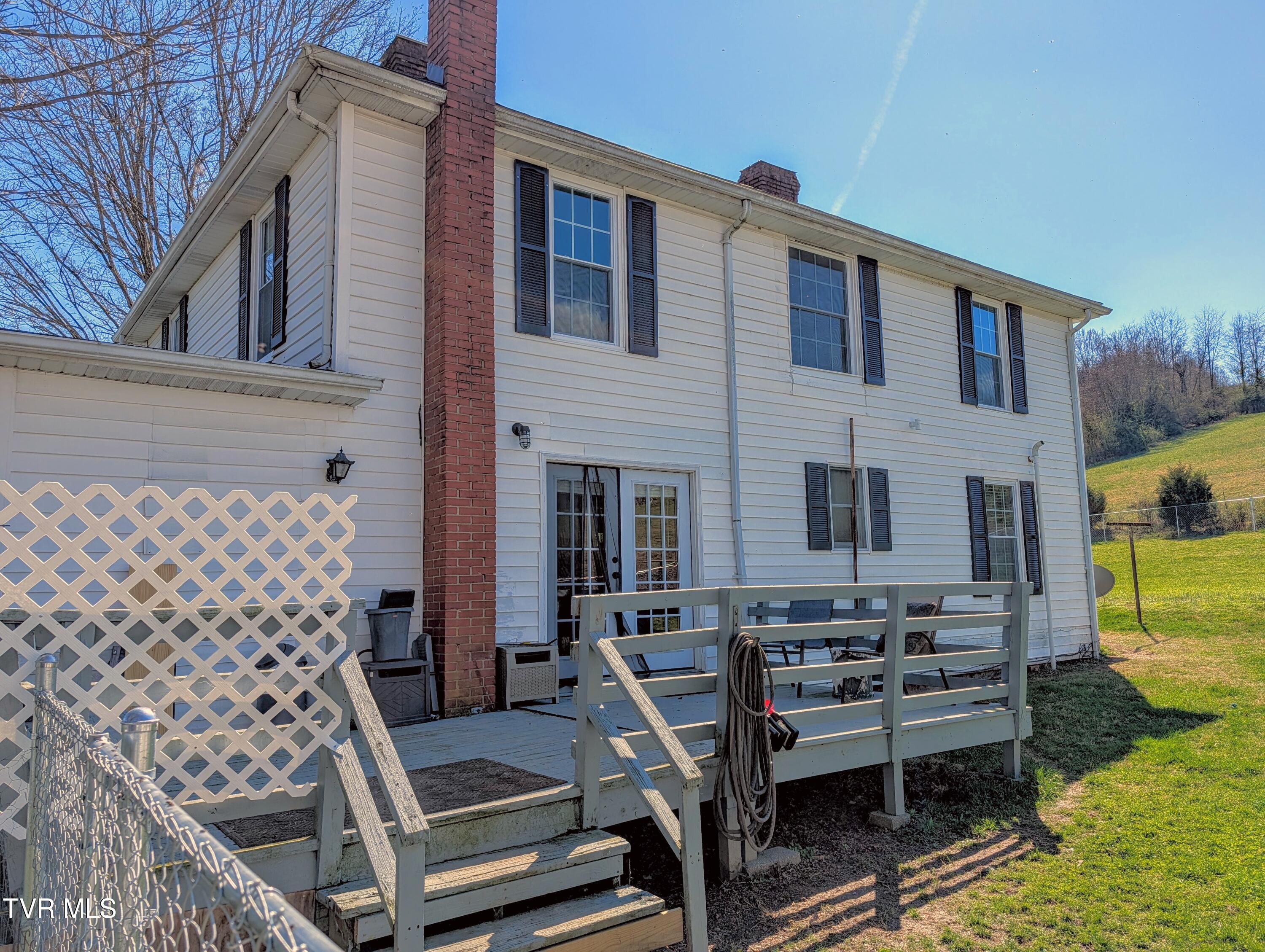 1421 Bishoptown Road Duffield, VA 24244 - Photo 3 of 73 PXL_20260322_192431669.MP~2