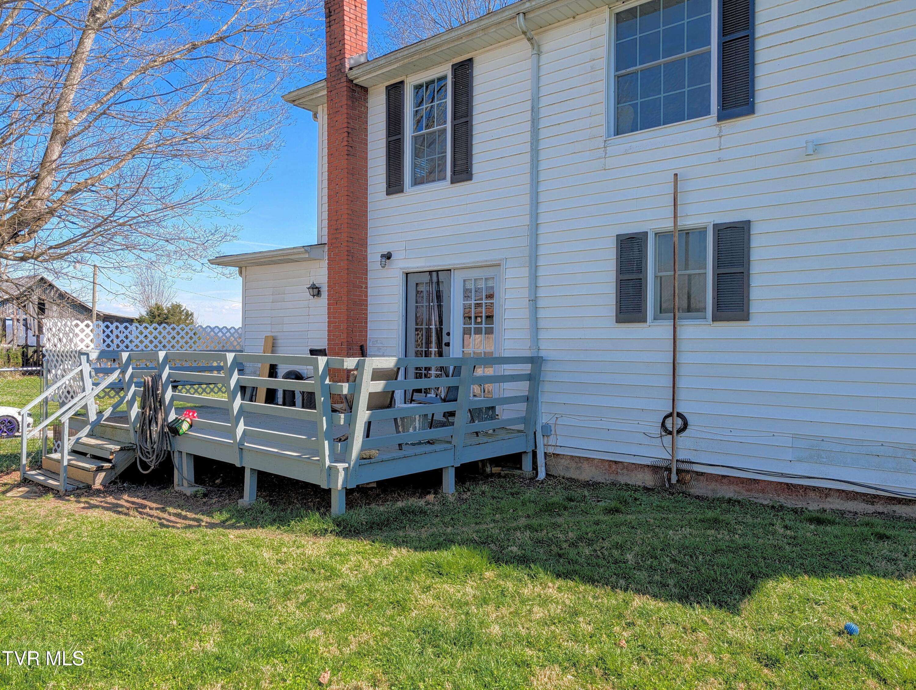 1421 Bishoptown Road Duffield, VA 24244 - Photo 5 of 73 PXL_20260322_192548584.MP~2