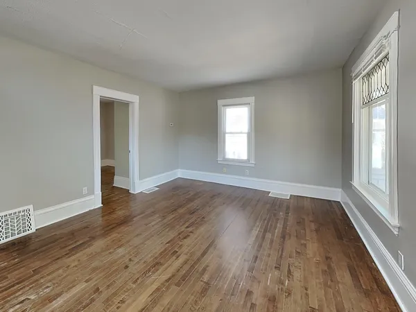 $1,925 | 4042 Clinton Avenue, Minneapolis, MN 55409