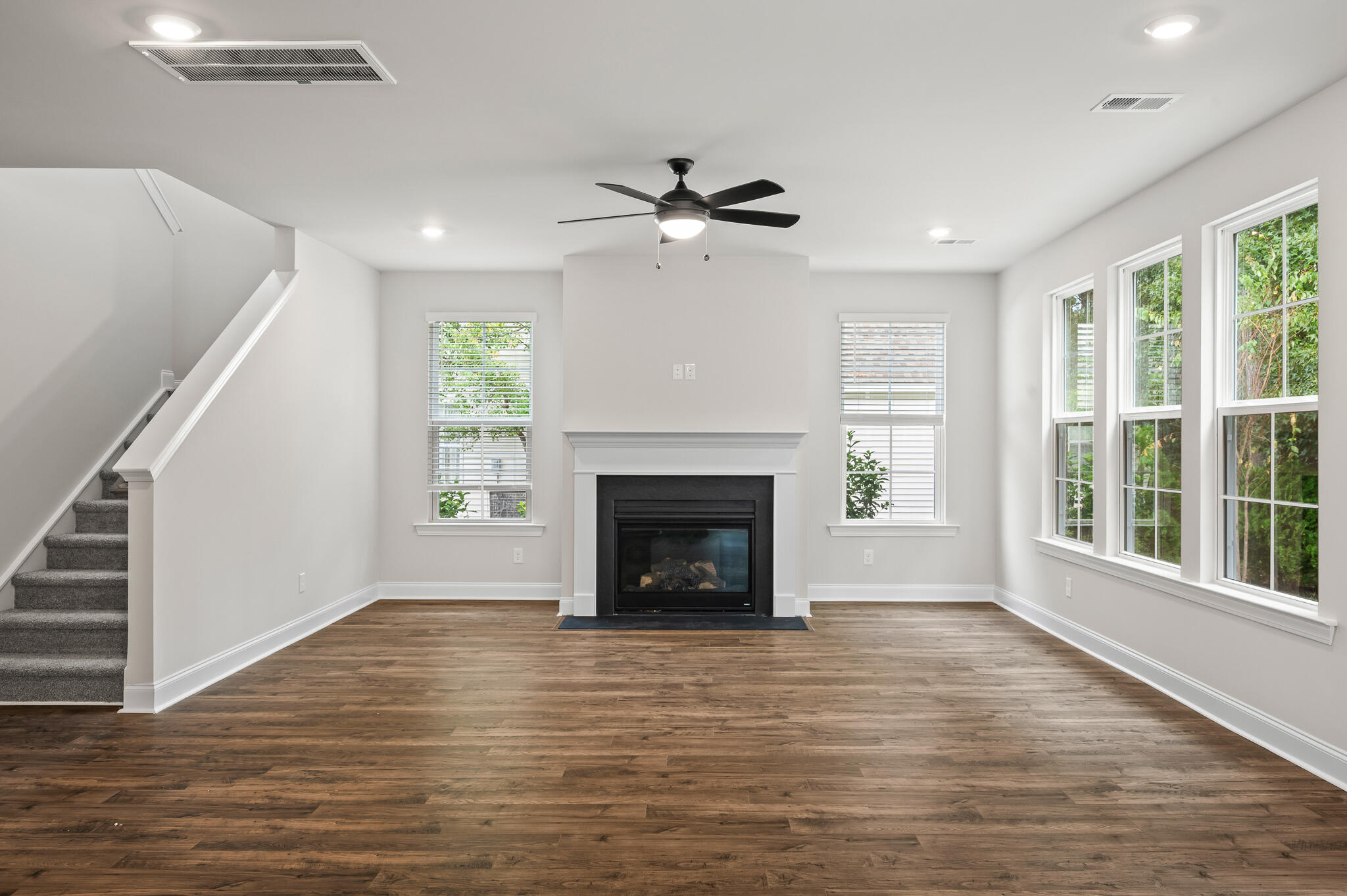 2308 Andover Way Mount Pleasant, SC 29466 - Photo 11 of 38 Living/Great Room