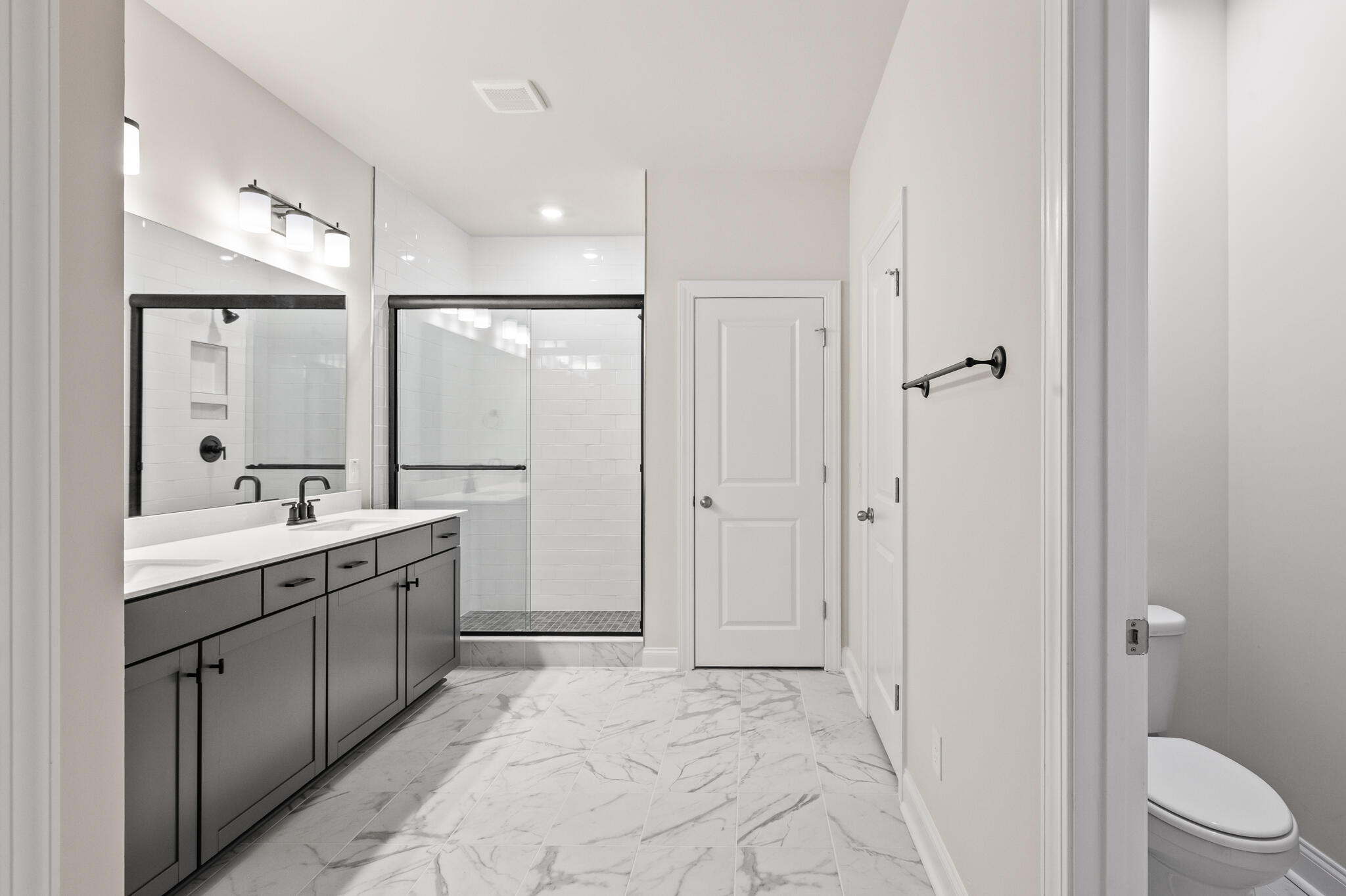 2308 Andover Way Mount Pleasant, SC 29466 - Photo 23 of 38 Bathroom 1