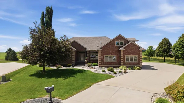 $798,000 | 4847 2nd Street Southwest, Moorhead, MN 56560