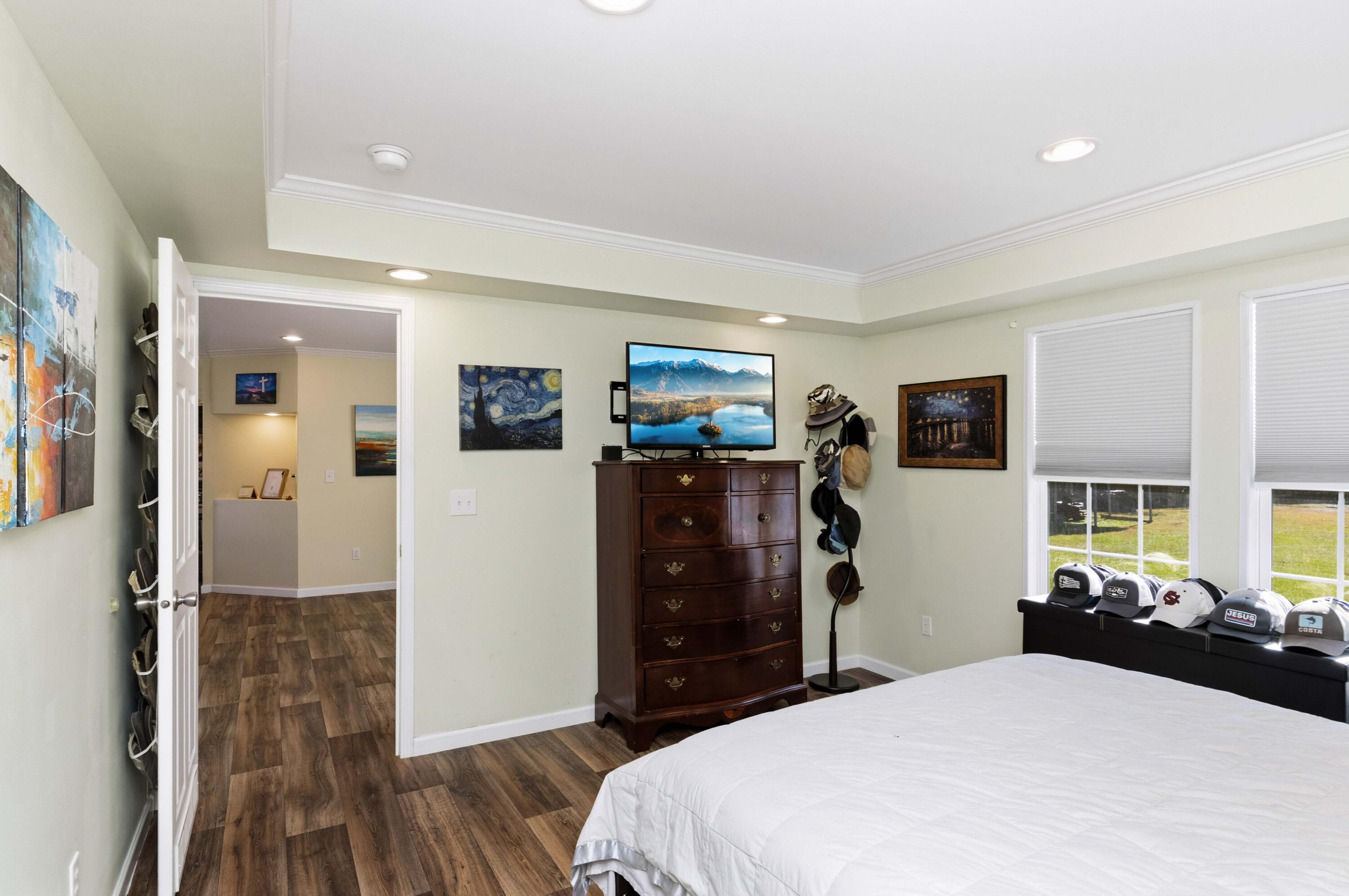 1156 State Rd S-8-376 Moncks Corner, SC 29461 - Photo 23 of 59 1156 Old Cherry Hill Rd Interiors LR-12