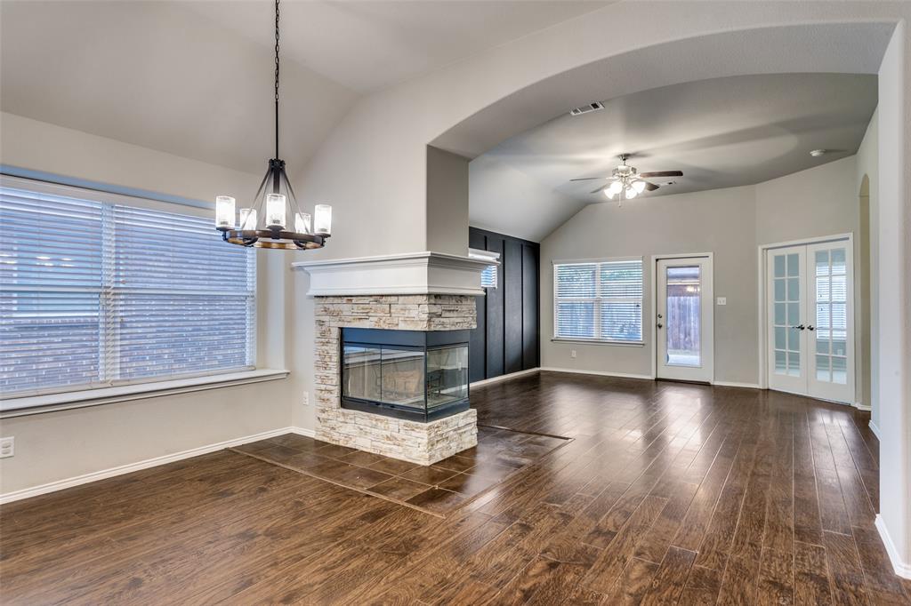 11824 Bellegrove Road Burleson, TX 76028 - Photo 12 of 25