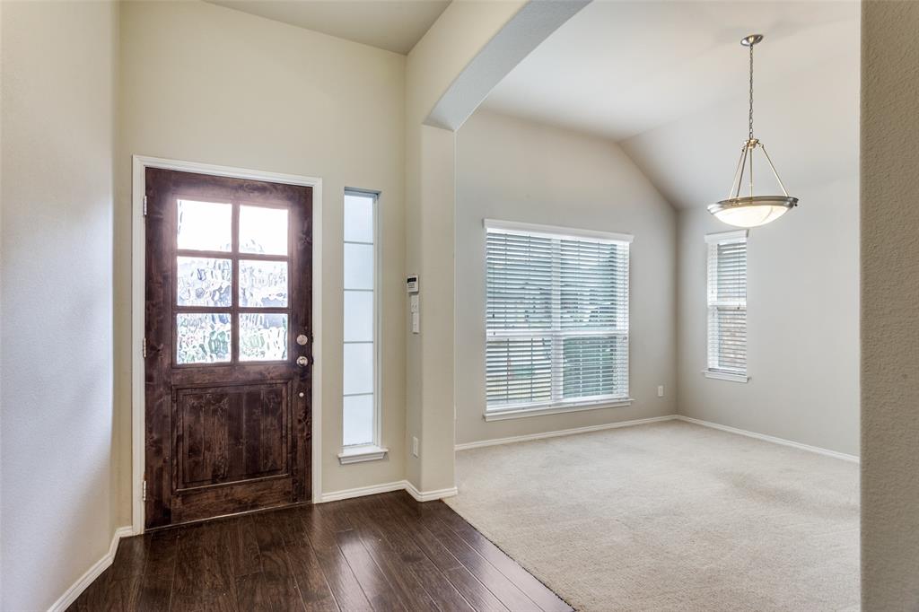 11824 Bellegrove Road Burleson, TX 76028 - Photo 4 of 25