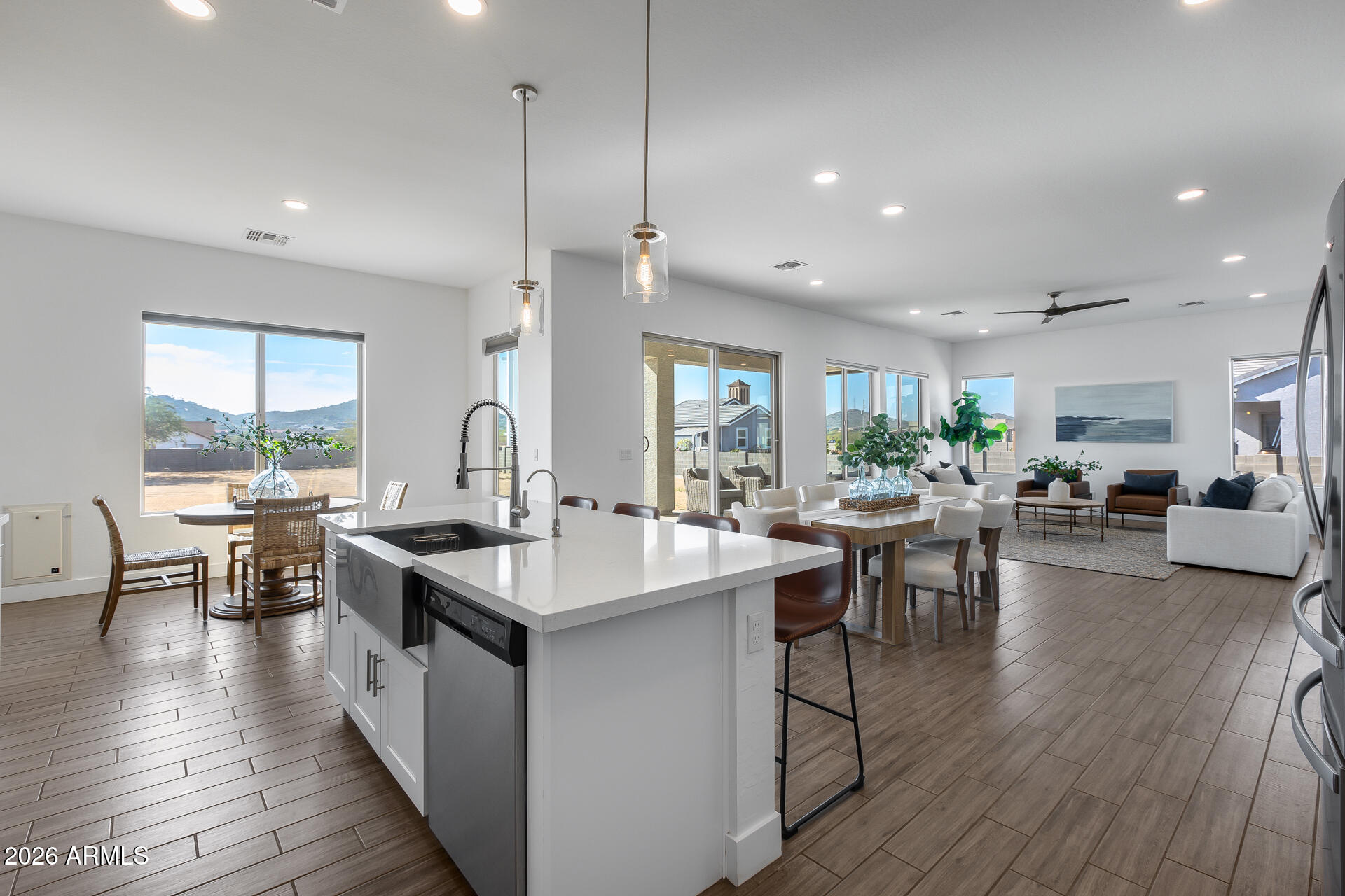 825 West Perdido Way Phoenix, AZ 85086 - Photo 16 of 57 Kitchen