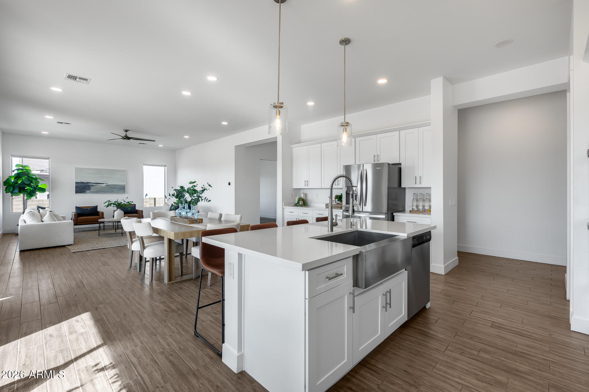 825 West Perdido Way Phoenix, AZ 85086 - Photo 17 of 57 Kitchen