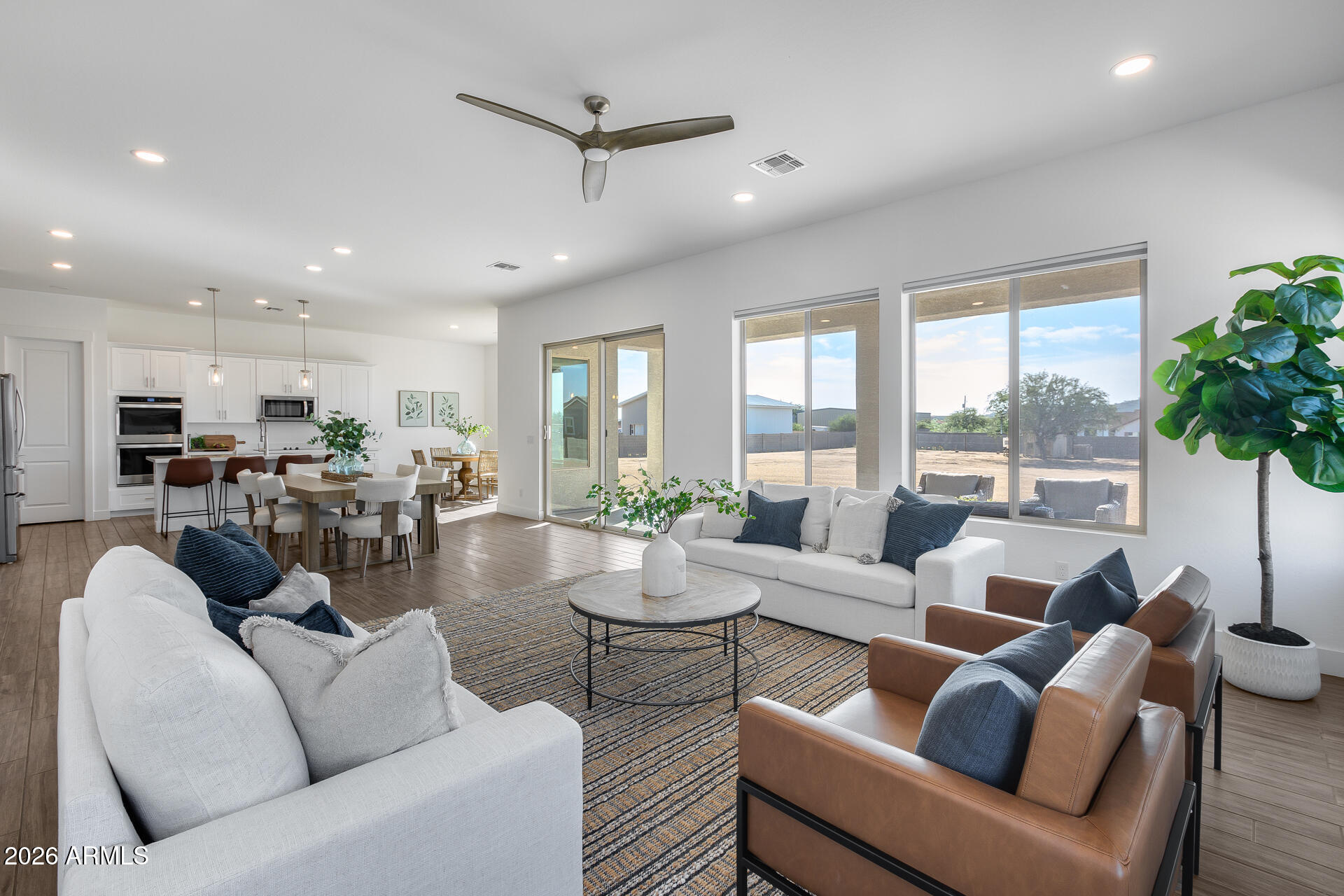 825 West Perdido Way Phoenix, AZ 85086 - Photo 23 of 57 Great room