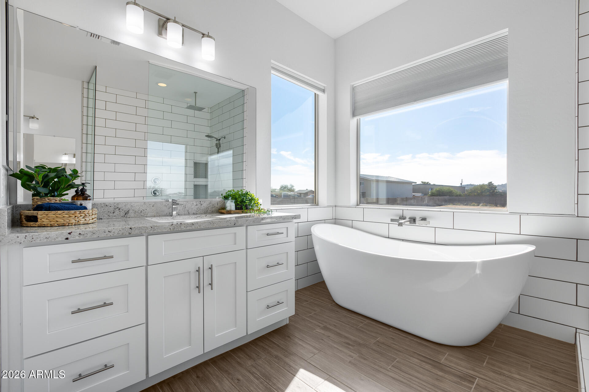 825 West Perdido Way Phoenix, AZ 85086 - Photo 30 of 57 Primary bath