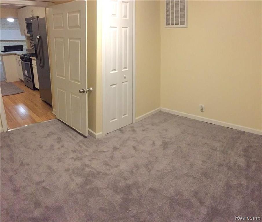 2985 Emmons Avenue Rochester Hills, MI 48307 - Photo 17 of 39