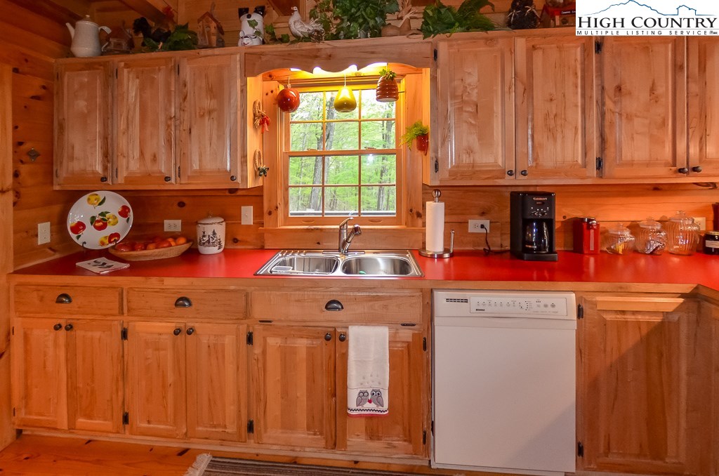 404 Stoney Tree Road West Jefferson, NC 28694 - Photo 11 of 27 Gallery Image 11