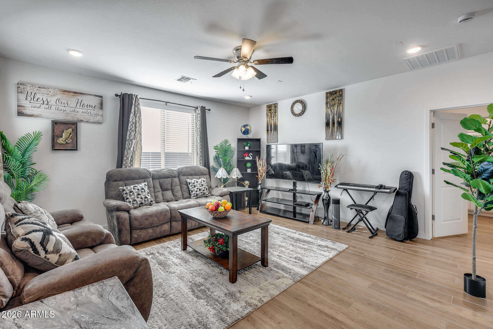 17439 West Fulton Street Goodyear, AZ 85338 - Photo 4 of 60 17