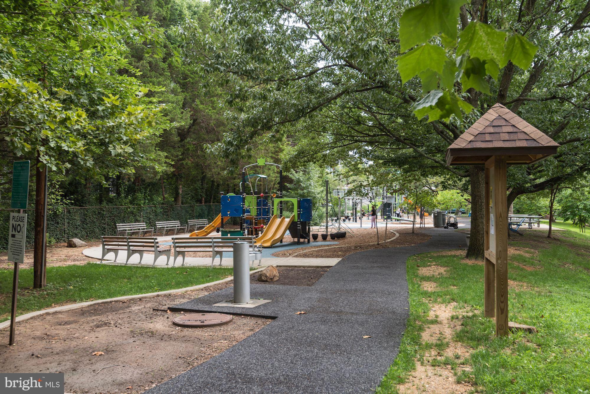 4635 20th Road North, Unit 11 Arlington, VA 22207 - Photo 17 of 22 a view of a park