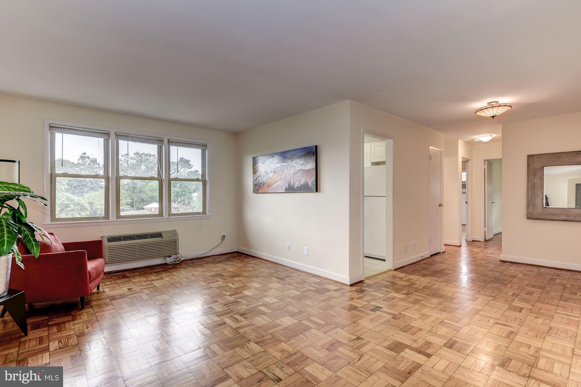 4635 20th Road North, Unit 11 Arlington, VA 22207 - Photo 5 of 22 a view of an empty room with a window