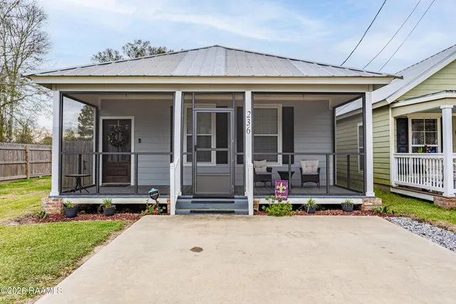 $189,000 | 236 Chatrian Street, Sunset, LA 70584