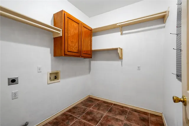 a view of utility room