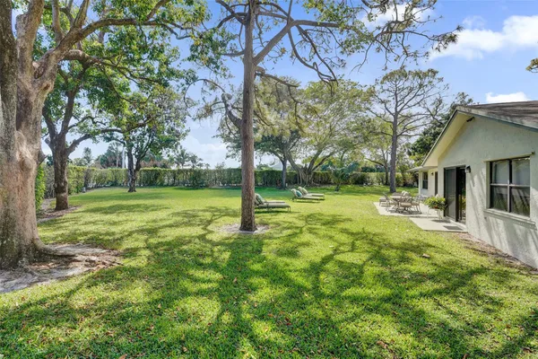 $425,000 | 715 Northwest 23rd Lane, Delray Beach, FL 33445