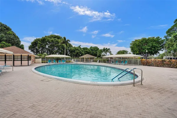 $425,000 | 715 Northwest 23rd Lane, Delray Beach, FL 33445
