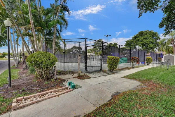 $425,000 | 715 Northwest 23rd Lane, Delray Beach, FL 33445