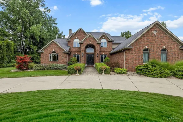 $1,140,000 | 1238 West Center Road, Essexville, MI 48732