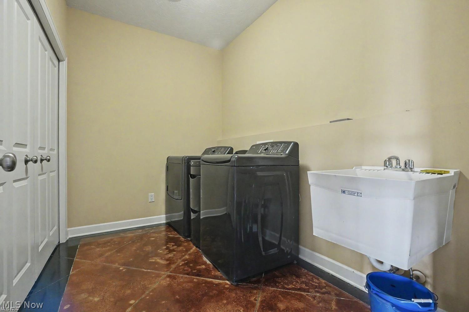 604 Rundle Street LaGrange, OH 44050 - Photo 24 of 39 Gallery Image 24