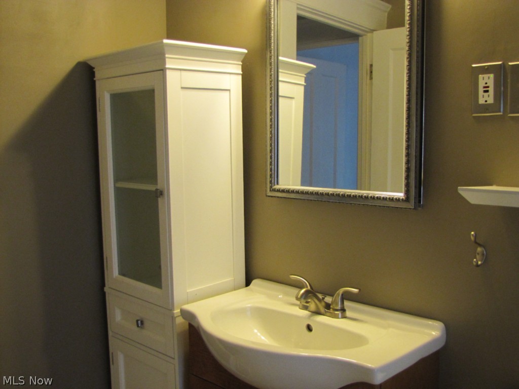 2275 Westminster Road Cleveland, OH 44118 - Photo 15 of 15