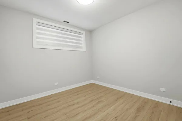 $2,100 | 2355 West Flournoy Street, Unit G01, Chicago, IL 60612