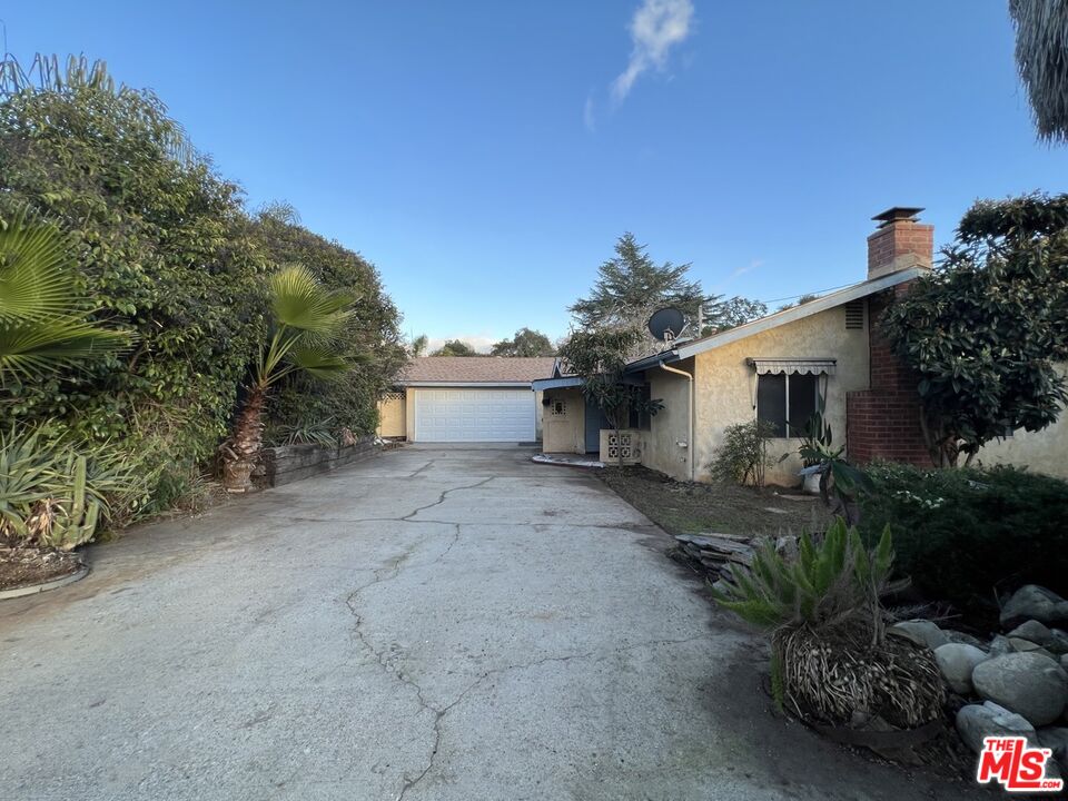 192 Valley Road Oak View, CA 93022 - Photo 1 of 34 a view of a house with a patio