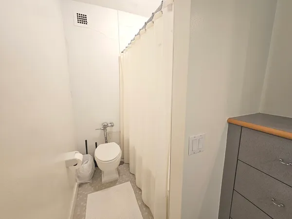 $2,500 | 535 North Michigan Avenue, Unit 1705, Chicago, IL 60611