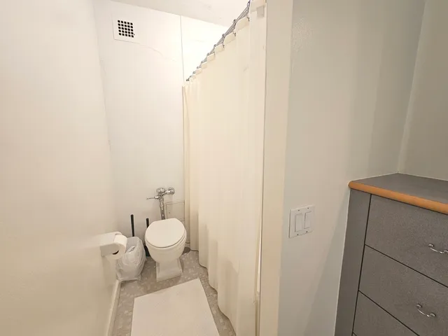 $2,500 | 535 North Michigan Avenue, Unit 1705, Chicago, IL 60611