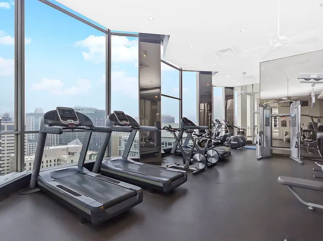 $2,500 | 535 North Michigan Avenue, Unit 1705, Chicago, IL 60611