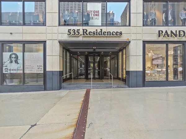 $2,500 | 535 North Michigan Avenue, Unit 1705, Chicago, IL 60611