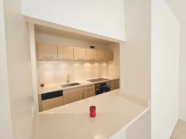 $2,500 | 535 North Michigan Avenue, Unit 1705, Chicago, IL 60611