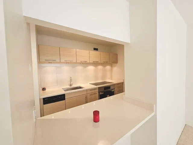 $2,500 | 535 North Michigan Avenue, Unit 1705, Chicago, IL 60611