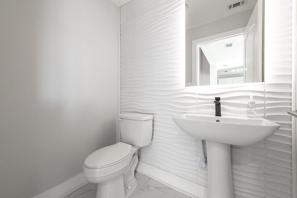 9 Springdale Road Graniteville, SC 29829 - Photo 21 of 29 Half Bath!